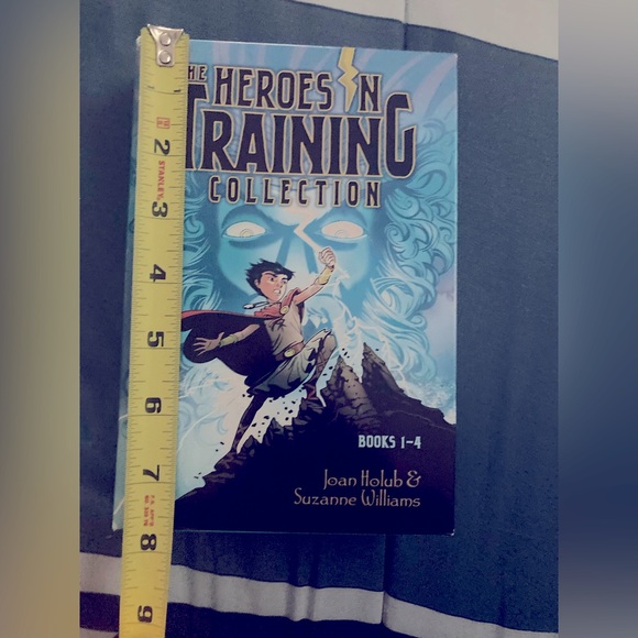 The Heroes in Training Collection, Books 1-4: Zeus and the Thunderbolt of Doom - Picture 2 of 3